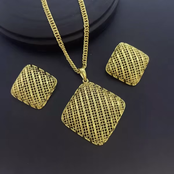 24K Gold-plated Two Piece Copper Jewelry Set India Dubai Jewelry Gold Warped Geometry Necklace Earrings - Image 5